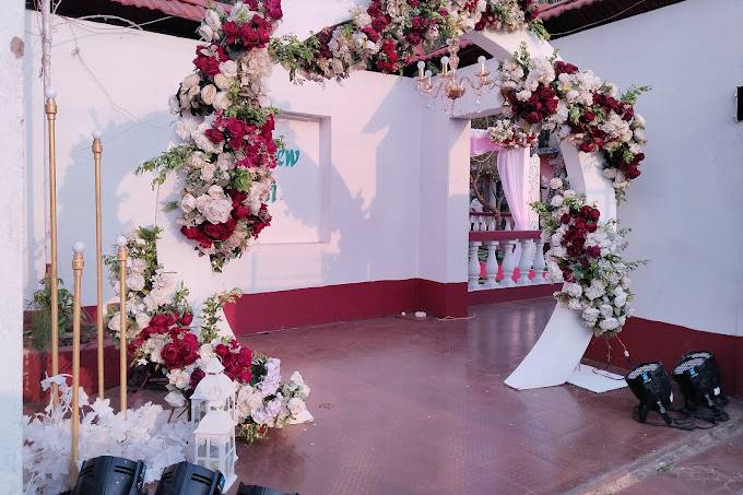 Entrance Decor