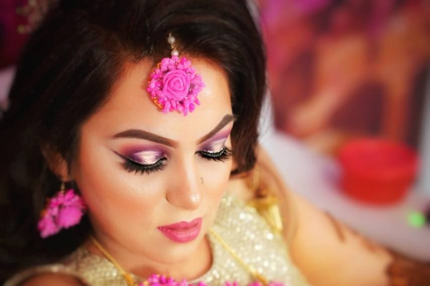 Purple halo eyes for mehendi