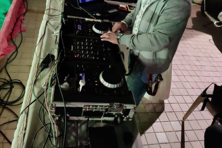 Wedding dj