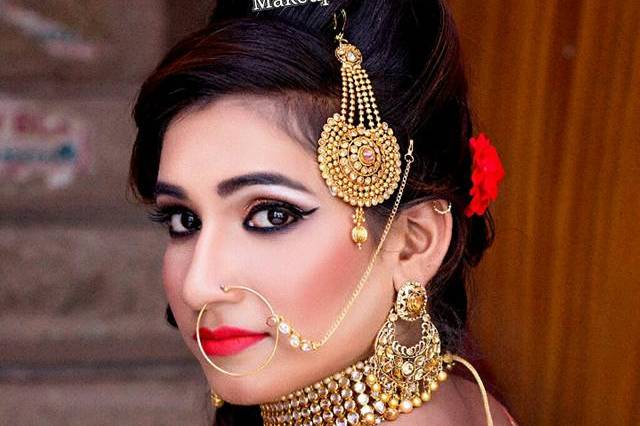 Makeovers by Aayna Kushwaha