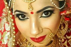 Aarti Makeover's and Makeup Academy