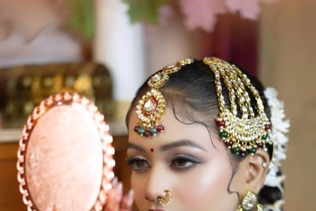 PH Makeovers Unisex Salon & Academy
