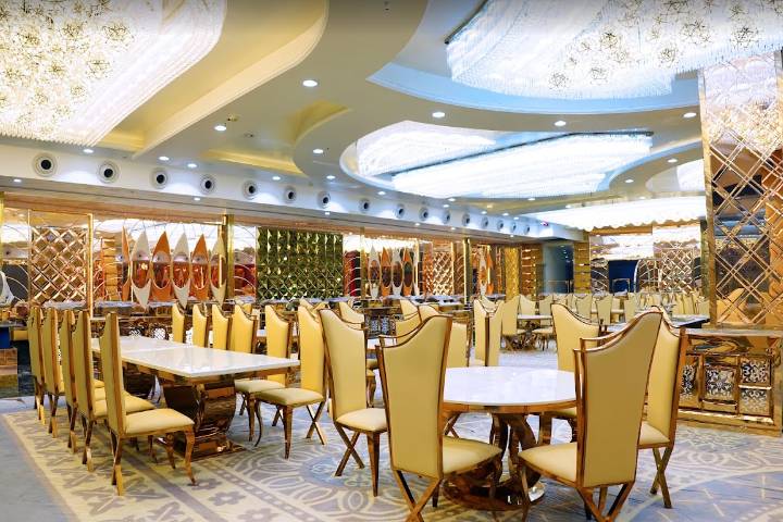 Banquet hall