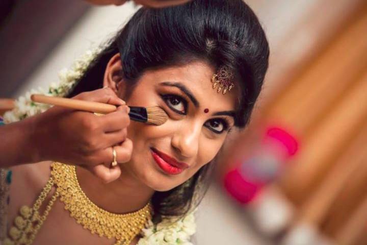 WakeUp To MakeUp - Makeup Artist - Bandra - Weddingwire.in