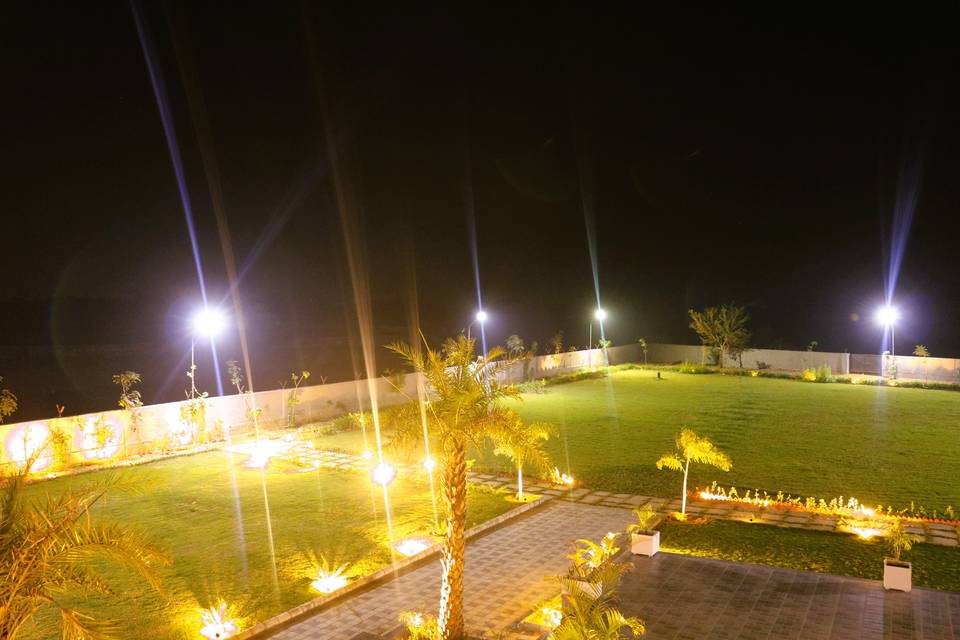 Lit Lawn