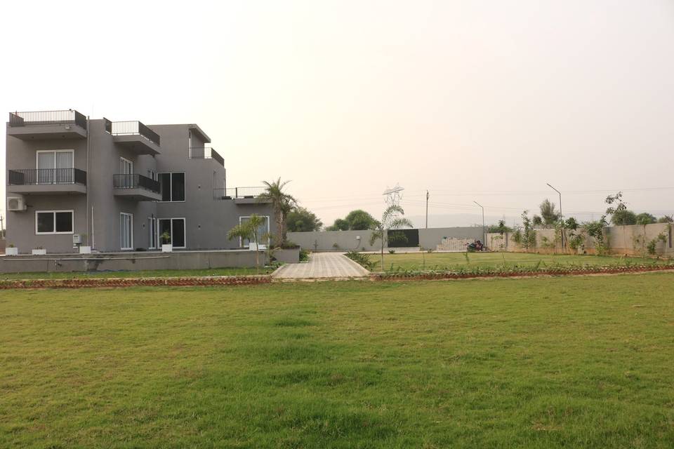 Garden Side