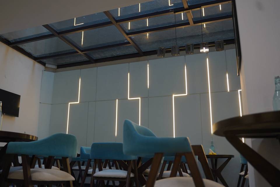 BUFFET AREA WITH GLASS CEILING