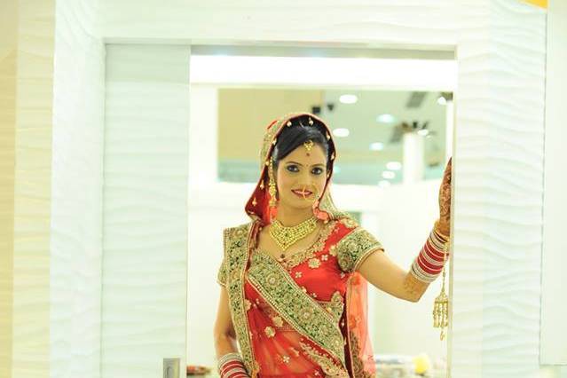 Aashmeen Munjaal's- Bridal makeup