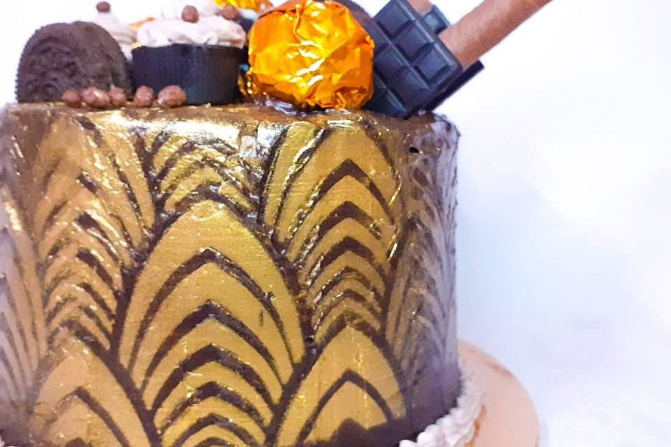 Gold wrap choco cake