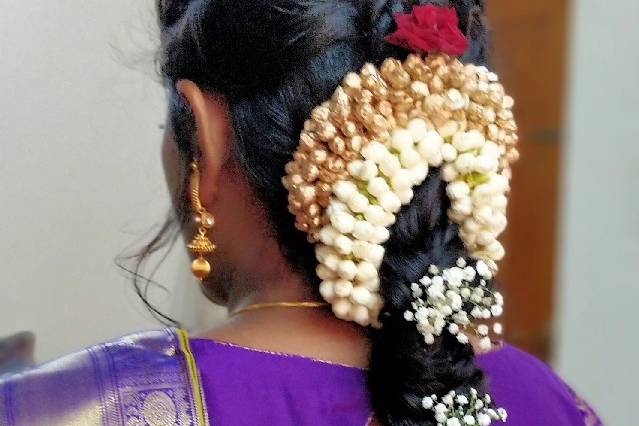 Braided hairdo