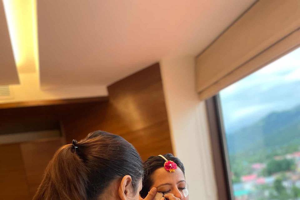 Haldi makeup