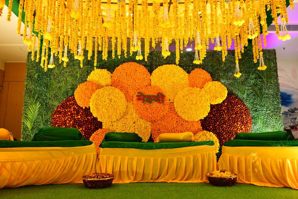 STAGE FOR MEHNDI