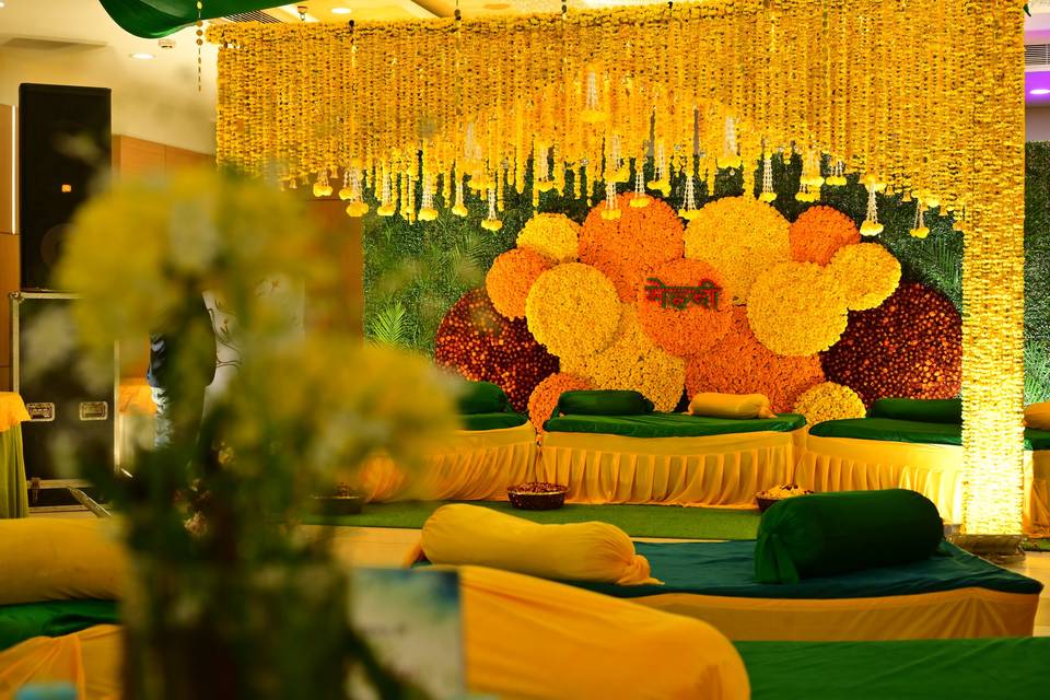 STAGE FOR MEHNDI