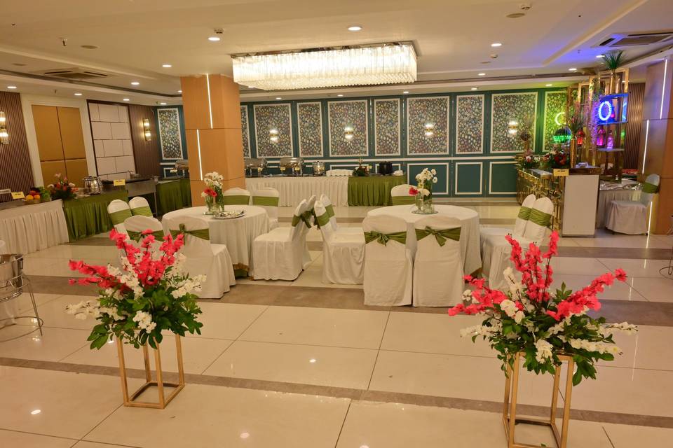 DINNER AREA SEATING