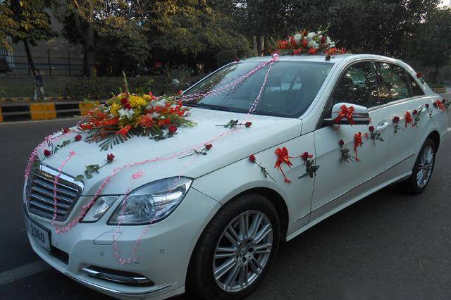 Mercedes E Class Simple Decor.