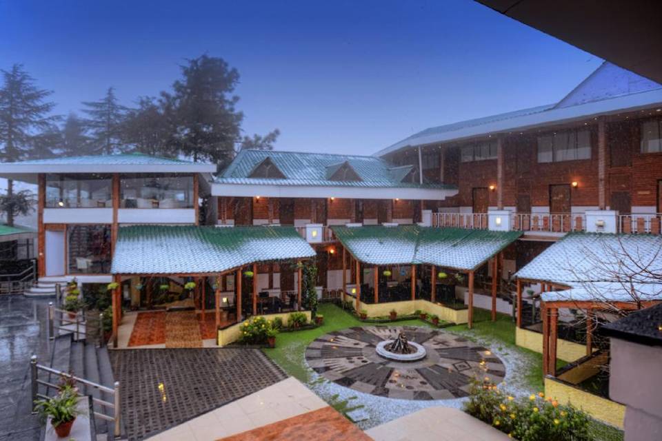 LivingStone Treehouse Resort Chail