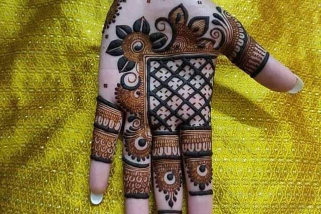 Henna designs hi-res stock photography and images - Alamy