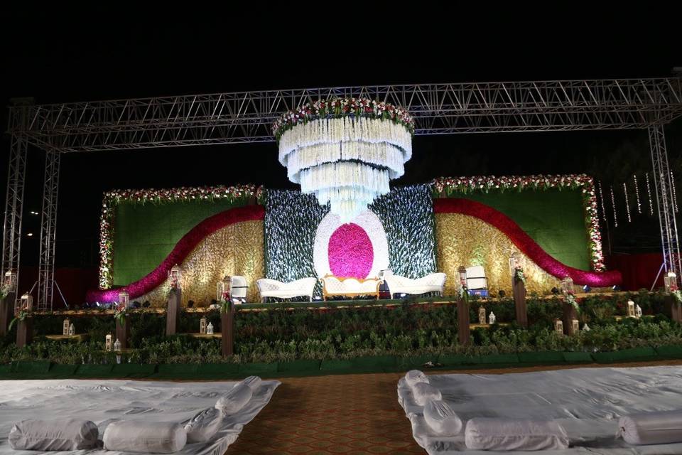Wedding stage with truss