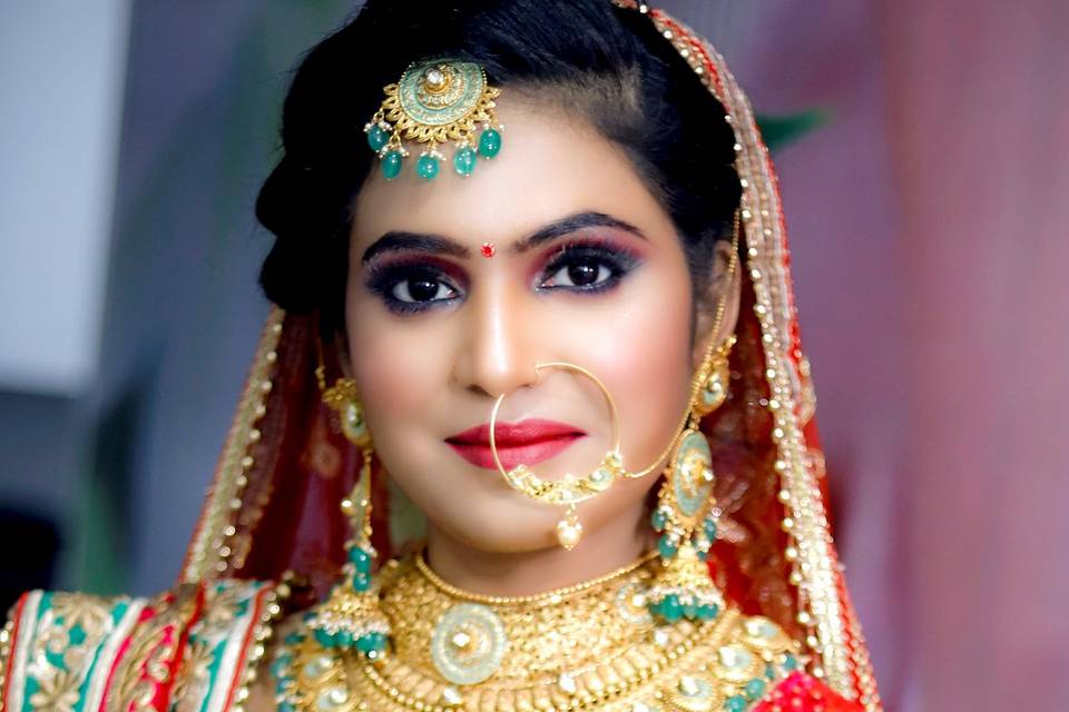 Poonam Tiwari Makeovers