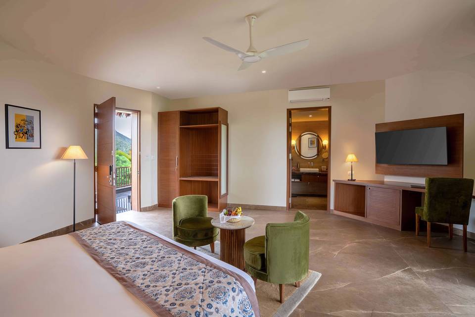 Luxury Room - Bedroom