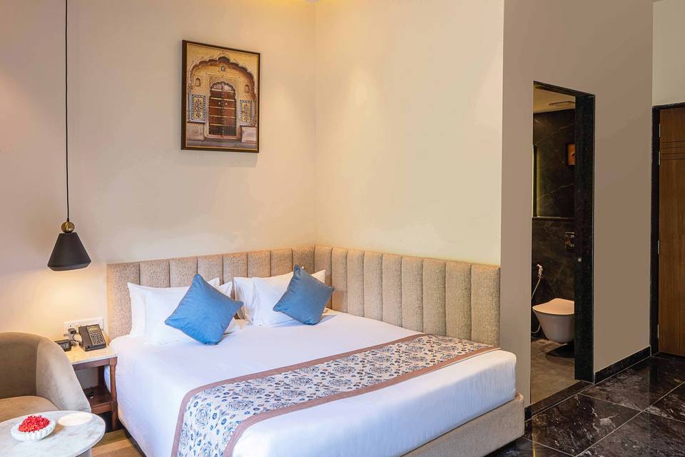 Deluxe Room - Bedroom