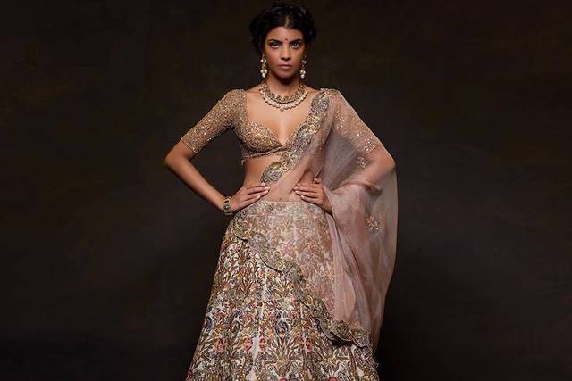 Shyamal & Bhumika on Instagram: “The Renaissance Muse Couture 2019 Shyamal  & Bhumika . Jewellery P… | Couture week, Bridal lehenga collection, Indian  bridal fashion