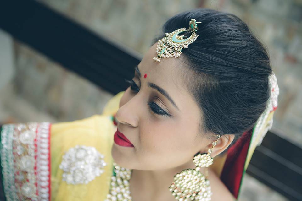 Makeup by Riddhi Gotawat