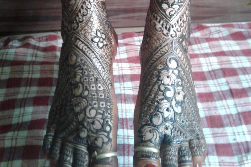 Ramesh Mehndi Artist  Mehndi  Panaji  Weddingwirein