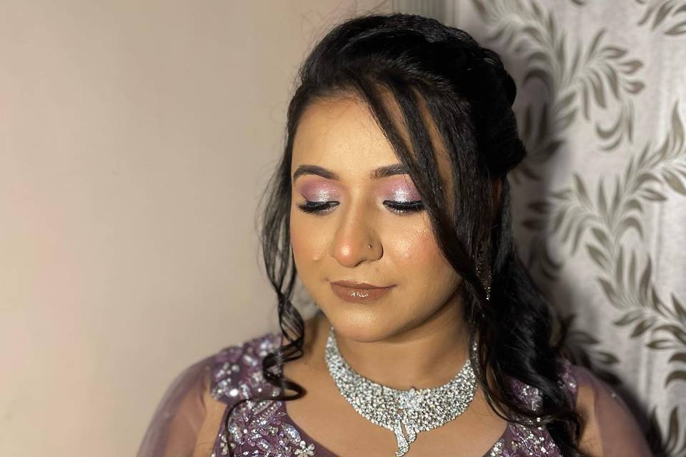 Khushi Mehra Makeovers