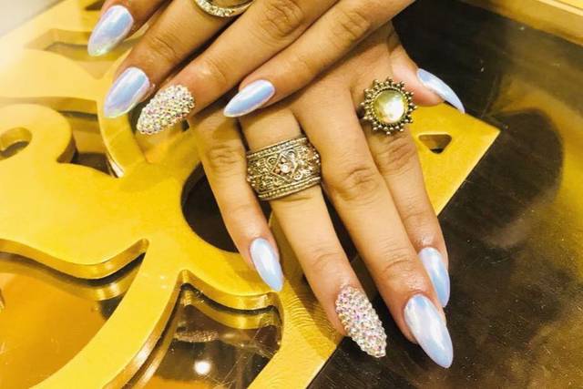 Top Nails Artists in Wadi, Vadodara - Best Beauty Parlours near me - Body  Chi Me