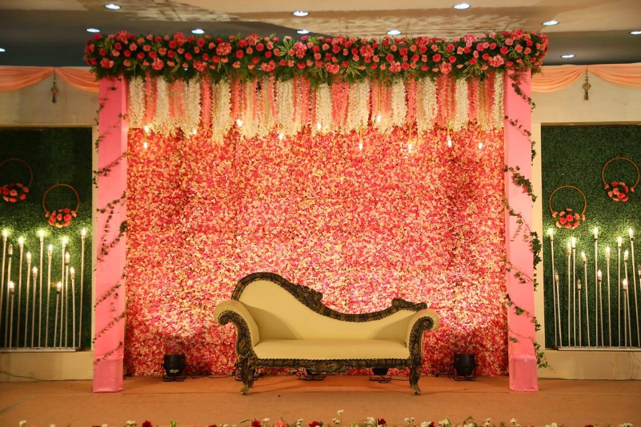 Shara Petals - Decorator - Erode Fort - Weddingwire.in - Covering Unique Sheets Race Petals Stage Pouring
