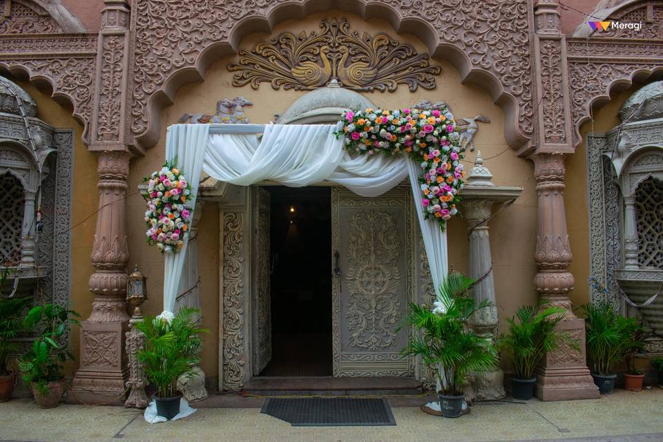 Entrance arch