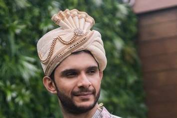 Groom