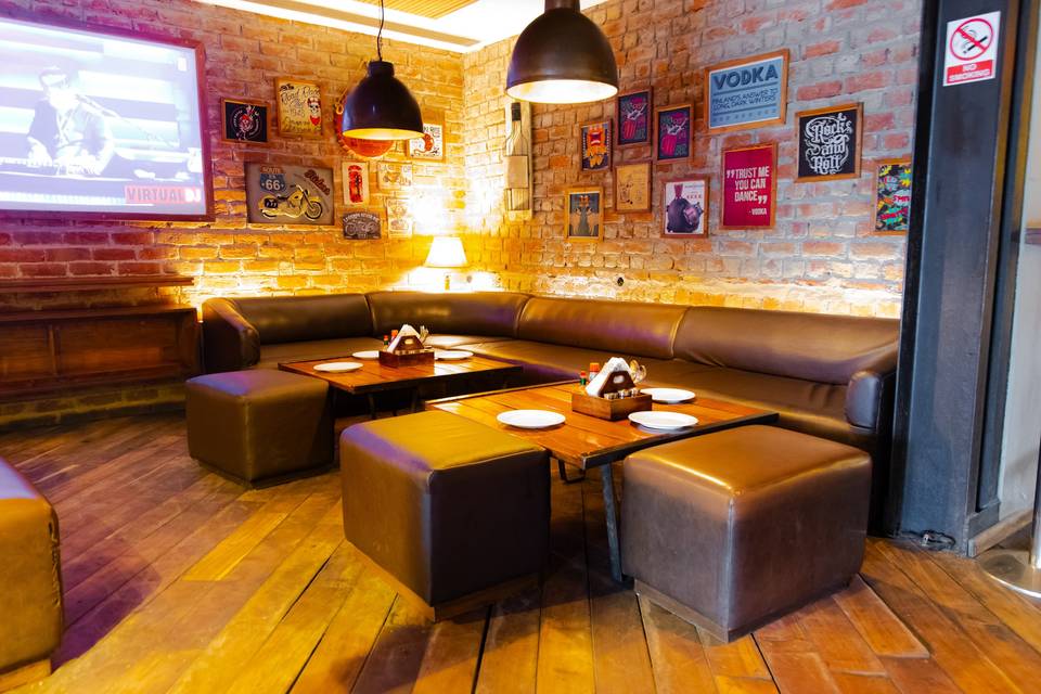 DOWNTOWN restaurant 2