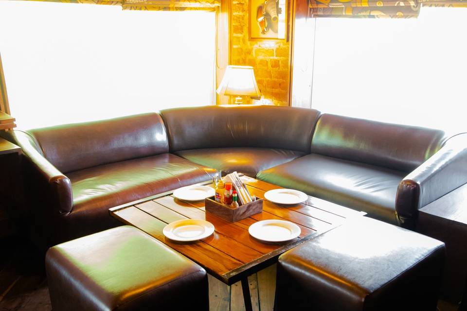 DOWNTOWN restaurant 3