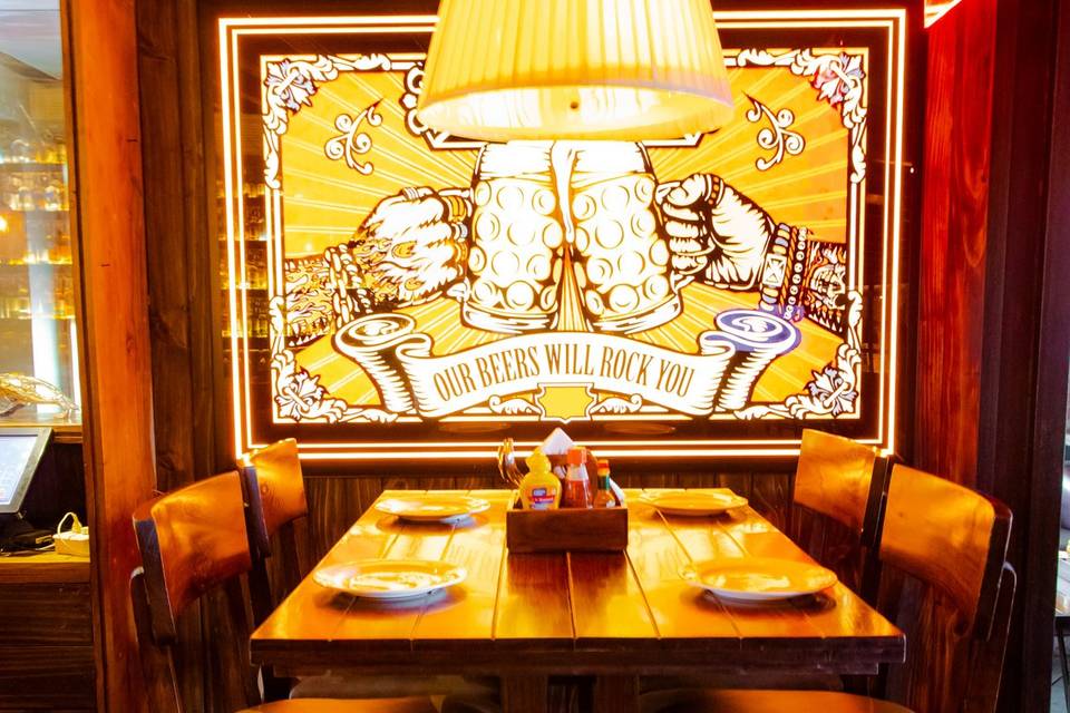 DOWNTOWN restaurant 7