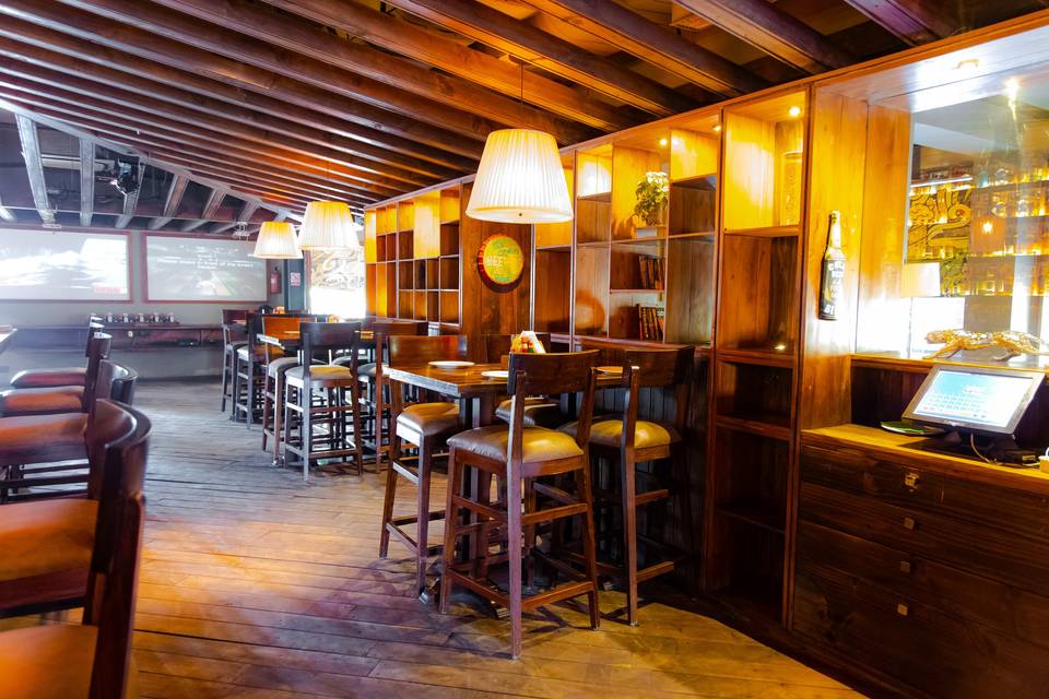 DOWNTOWN restaurant 6