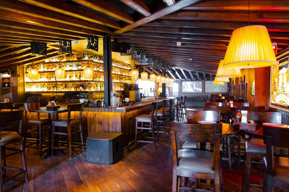 DOWNTOWN restaurant 10