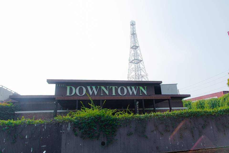 DOWNTOWN restaurant outside 4