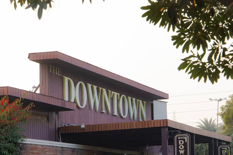 DOWNTOWN restaurant outside 5