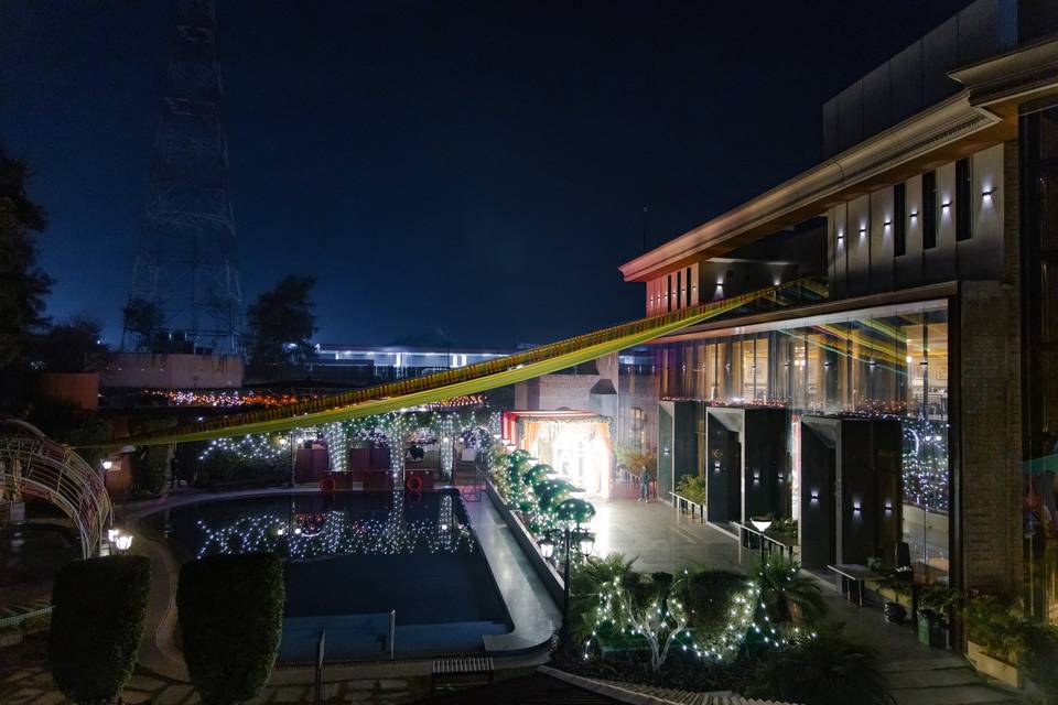 RESORT night view