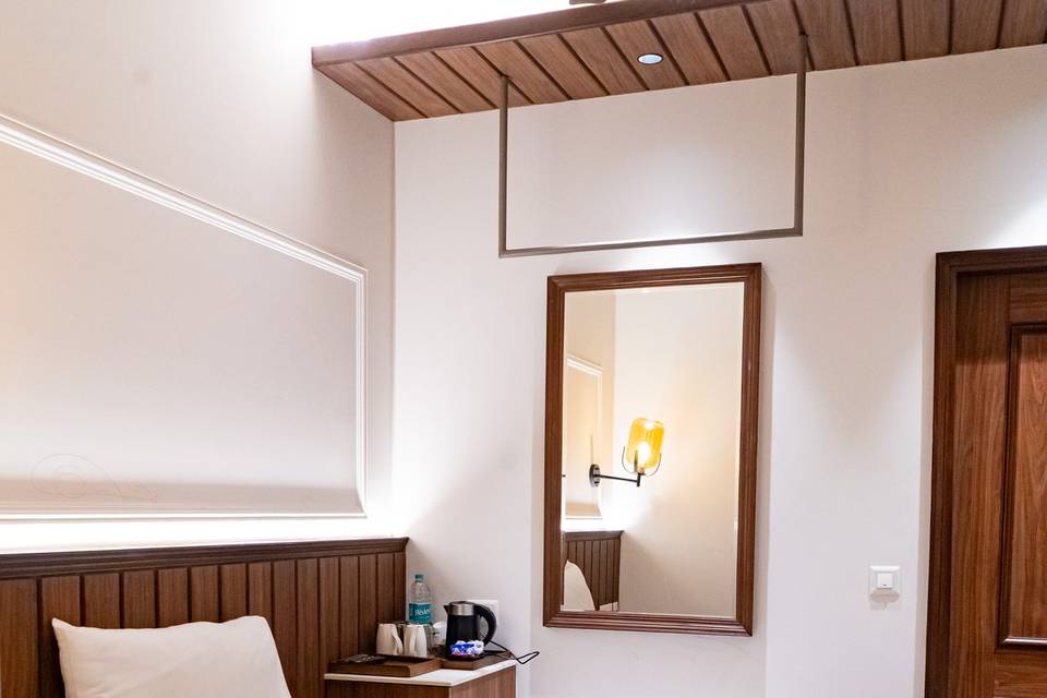 SUITE 601 single bedroom