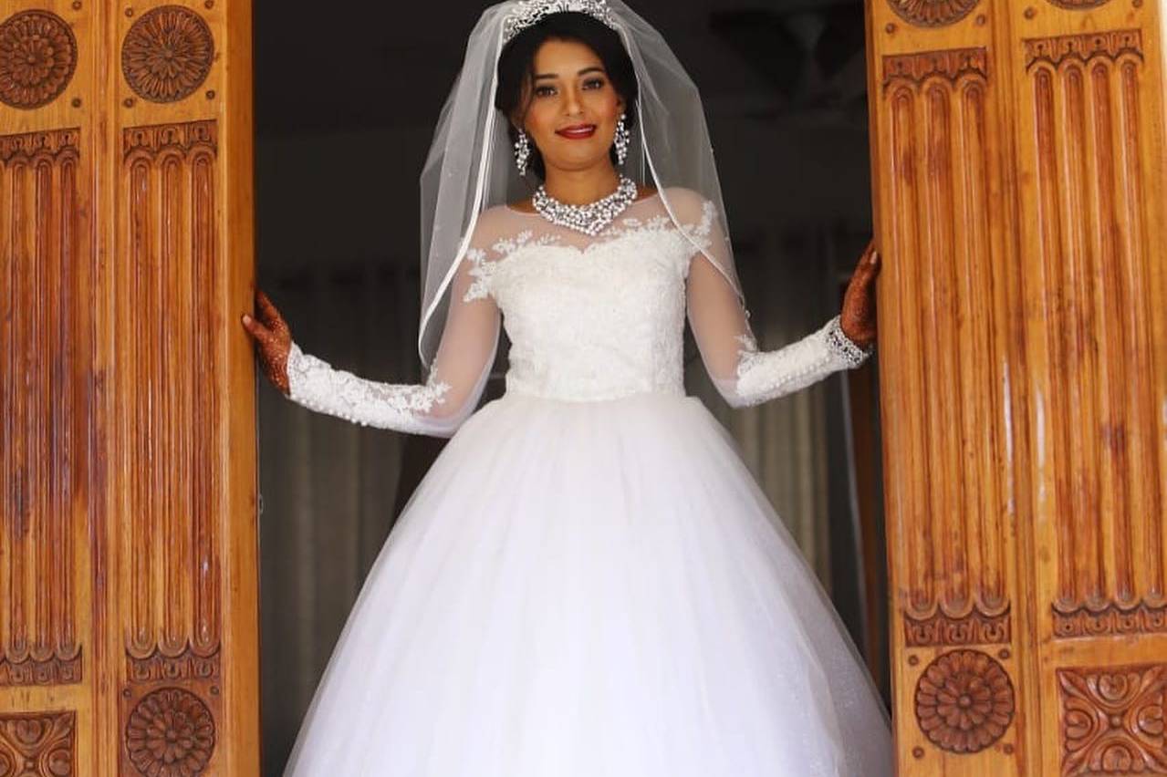 Net Christian Wedding Gowns On Rent, Ball gown at Rs 2500 in Bengaluru |  ID: 2851743266062