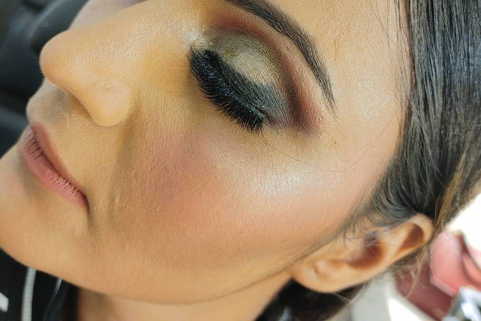 Bridal eye makeup