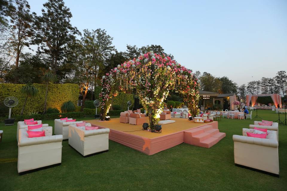 Sundowner Wedding Decor