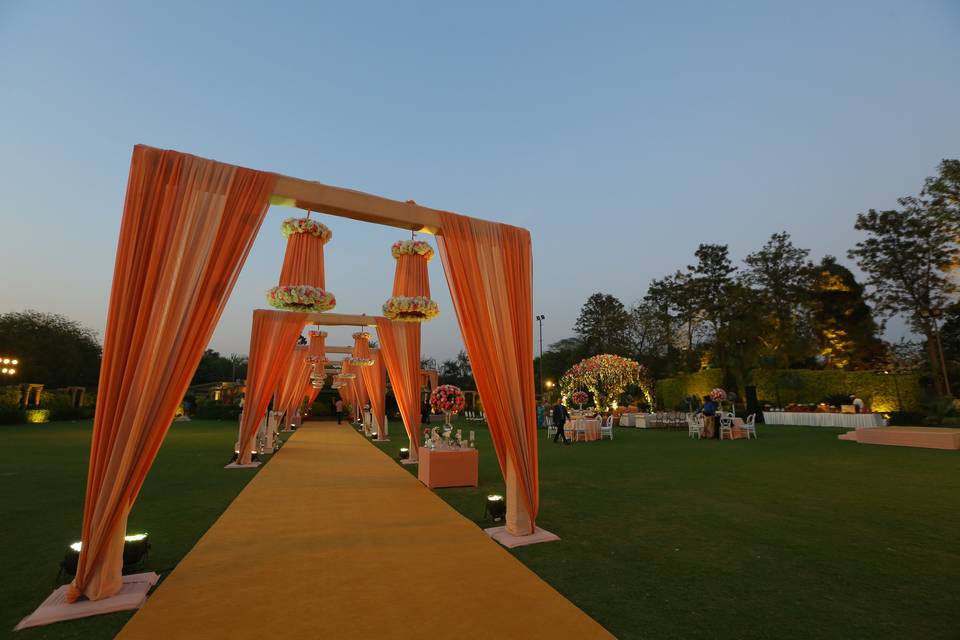 Sundowner Wedding Decor Entry