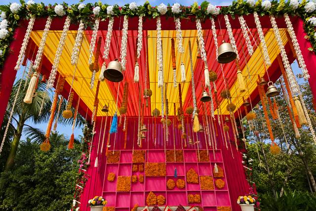 Colourful Mehandi decor venues
