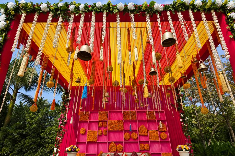 Colourful Mehandi decor venues