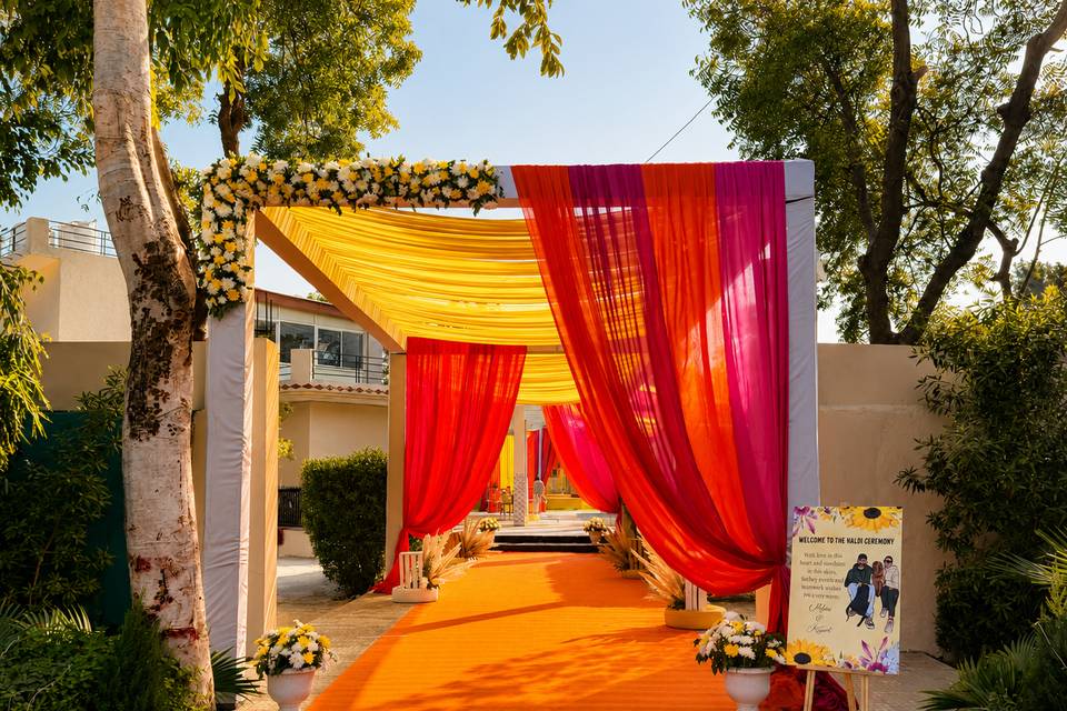 Mehandi Decor Entrance