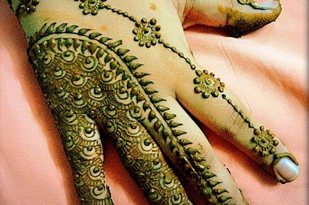 Namrata Mehndi Artist - #mhendi #mehendidesign #art #mehendiceremony #love  #nature #indianwedding #traditional #indianfashion #Gujarat #gj4 | Facebook